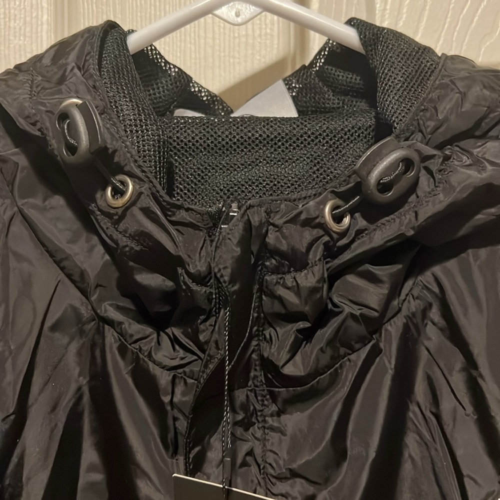 Men’s Windbreaker with Mesh Lining - Seneca Niagara Resort & Casino - Size XL - Picture 6 of 9